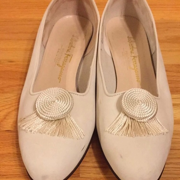 Vintage Salvatore Ferragamo leather cream flats - Picture 4 of 8